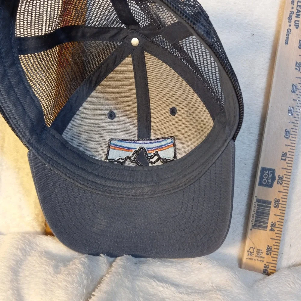 Patagonia Trucker Hat Gray Snapback Mesh grey P6 Logo Cap Adult OSFA USED